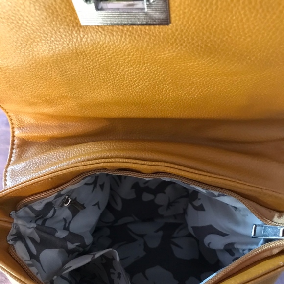 Purse - Picture 2 of 3